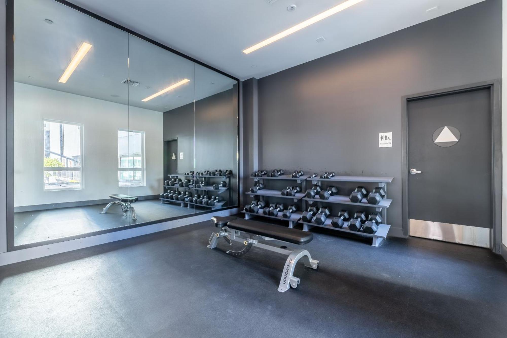 Luxury In Hollywood With Pool I Gym I Free Parking * Los Angeles
